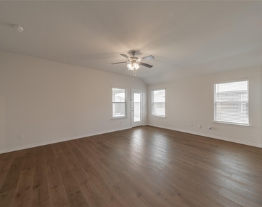 2044 Hearn Drive - Photo Thumbnail 2