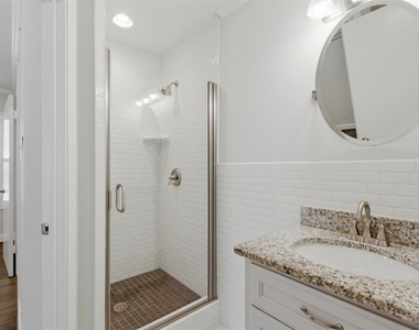 6445 Glennox Lane - Photo Thumbnail 16