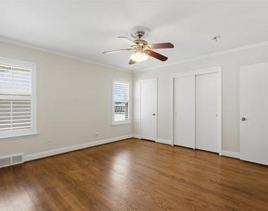 6445 Glennox Lane - Photo Thumbnail 18