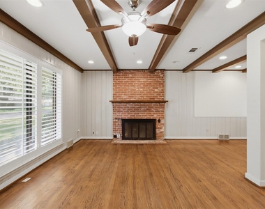 6445 Glennox Lane - Photo Thumbnail 7