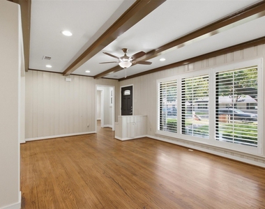 6445 Glennox Lane - Photo Thumbnail 6