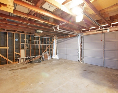 6445 Glennox Lane - Photo Thumbnail 27