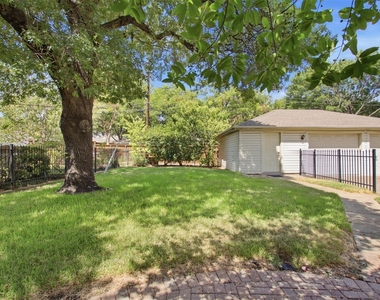 6445 Glennox Lane - Photo Thumbnail 22