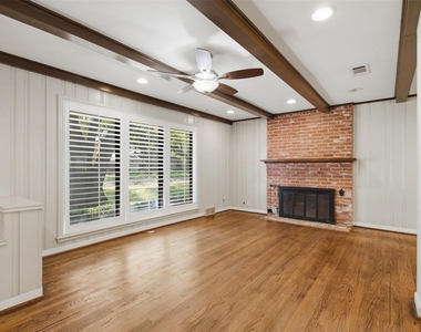 6445 Glennox Lane - Photo Thumbnail 5