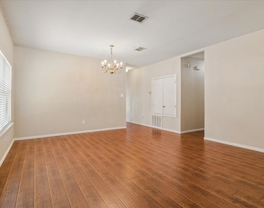 11637 Snyder Drive - Photo Thumbnail 4
