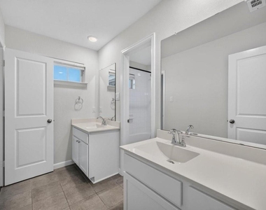 1814 Cedar Orchid Way - Photo Thumbnail 19