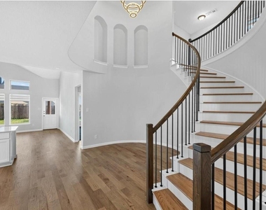 1814 Cedar Orchid Way - Photo Thumbnail 2