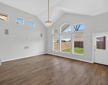 1814 Cedar Orchid Way - Photo Thumbnail 4