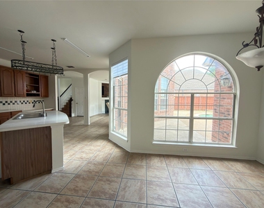 1328 Comanche Drive - Photo Thumbnail 6
