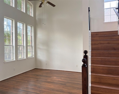 1328 Comanche Drive - Photo Thumbnail 1