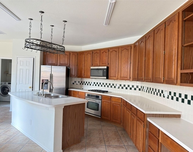 1328 Comanche Drive - Photo Thumbnail 4
