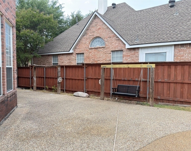 1328 Comanche Drive - Photo Thumbnail 13