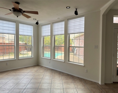 1328 Comanche Drive - Photo Thumbnail 3