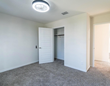 13412 Dos Aguas Drive - Photo Thumbnail 22