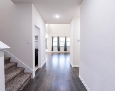 13412 Dos Aguas Drive - Photo Thumbnail 11