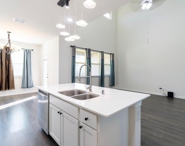 13412 Dos Aguas Drive - Photo Thumbnail 6