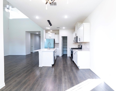 13412 Dos Aguas Drive - Photo Thumbnail 19