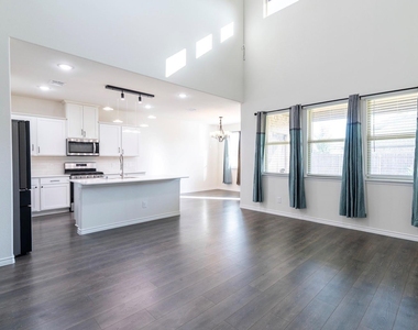 13412 Dos Aguas Drive - Photo Thumbnail 5