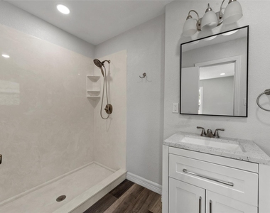 4529 Sanger Avenue - Photo Thumbnail 16