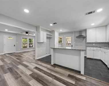 4529 Sanger Avenue - Photo Thumbnail 9