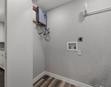 4529 Sanger Avenue - Photo Thumbnail 17