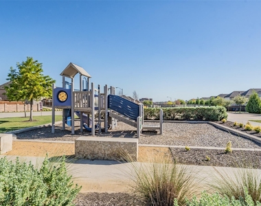 17848 Bottlebrush Drive - Photo Thumbnail 34