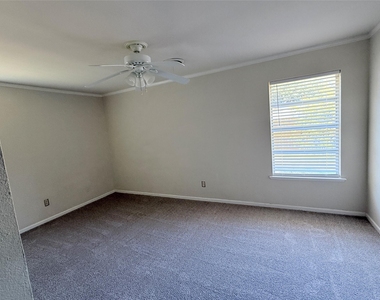 3467 Goldendale Drive - Photo Thumbnail 12