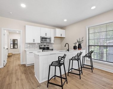 1320 W Morton Street - Photo Thumbnail 1