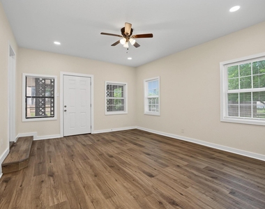 1320 W Morton Street - Photo Thumbnail 13