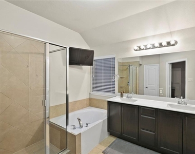9609 Sand Trap Drive - Photo Thumbnail 3