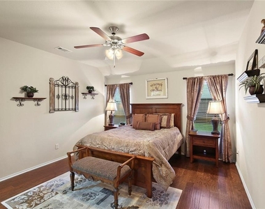 9609 Sand Trap Drive - Photo Thumbnail 2