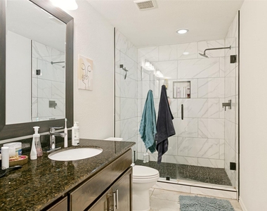 924 Sugarberry Drive - Photo Thumbnail 16