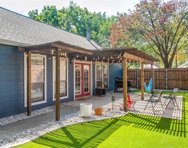 924 Sugarberry Drive - Photo Thumbnail 21