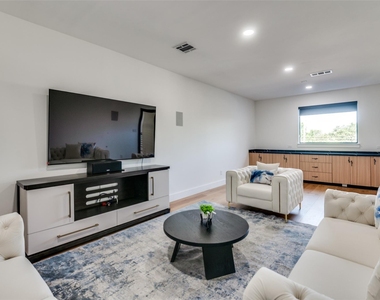 10923 Marsh Lane - Photo Thumbnail 21