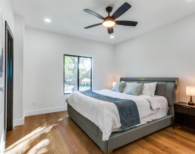 10923 Marsh Lane - Photo Thumbnail 24