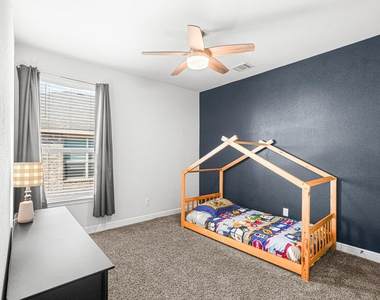 112 Willow Street - Photo Thumbnail 20