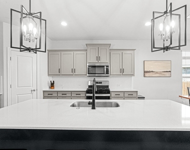 112 Willow Street - Photo Thumbnail 5