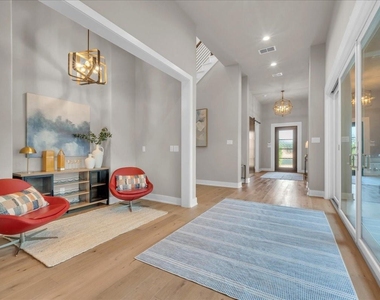 201 Magnolia Lane - Photo Thumbnail 5