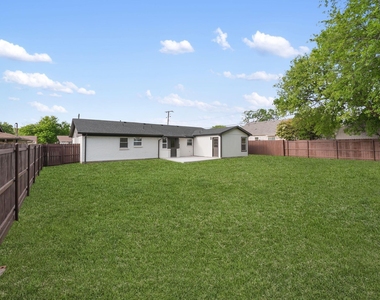 5905 Saramac Drive - Photo Thumbnail 27