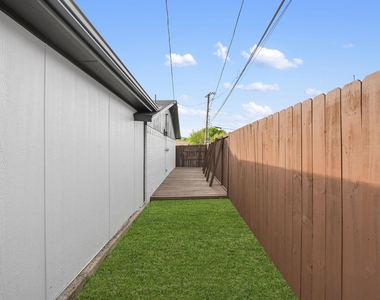 5905 Saramac Drive - Photo Thumbnail 32