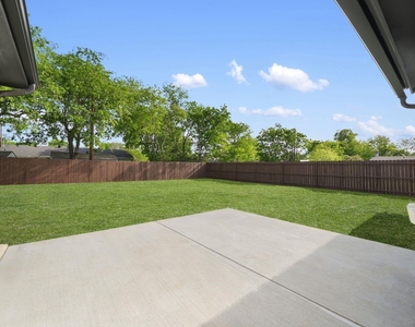 5905 Saramac Drive - Photo Thumbnail 25