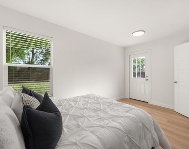5905 Saramac Drive - Photo Thumbnail 13