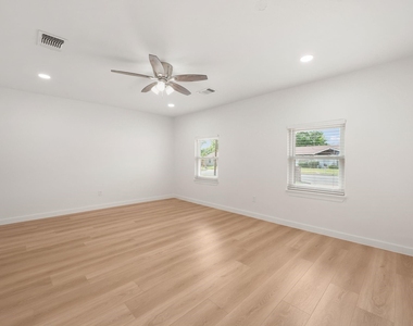 5905 Saramac Drive - Photo Thumbnail 23