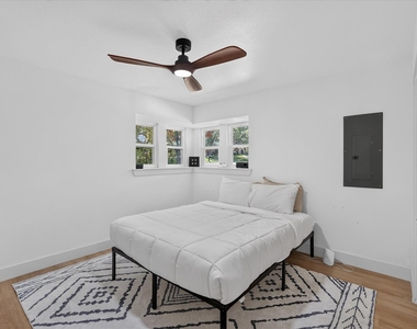 1513 Carriage Lane - Photo Thumbnail 15