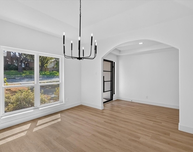 1513 Carriage Lane - Photo Thumbnail 3