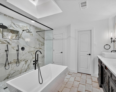 1513 Carriage Lane - Photo Thumbnail 13