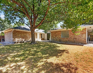 1513 Carriage Lane - Photo Thumbnail 20