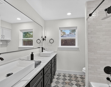 1513 Carriage Lane - Photo Thumbnail 16