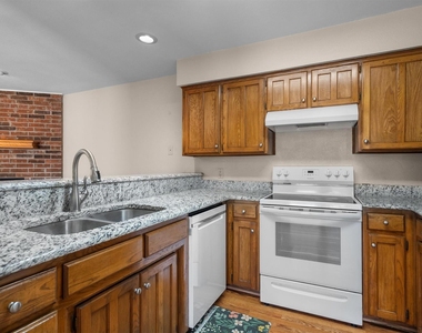 726 Michol Street - Photo Thumbnail 9
