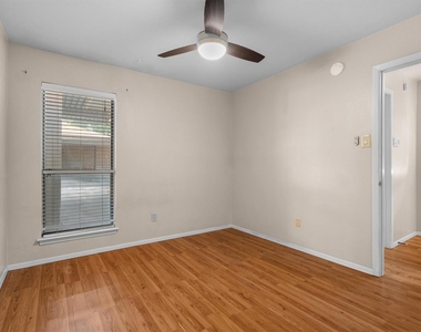 726 Michol Street - Photo Thumbnail 16